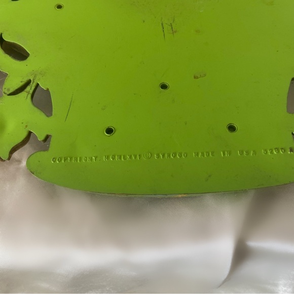 Vintage Syroco green yellow flowers wall hanging home decor - Picture 2 of 2